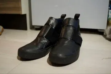 블랙 슬립온 워크 부츠 벨크로