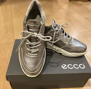 새상품 eccco 여성용 신발 실버 스니커즈