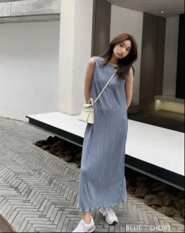 벌스데이 바쉬 플리츠 원피스