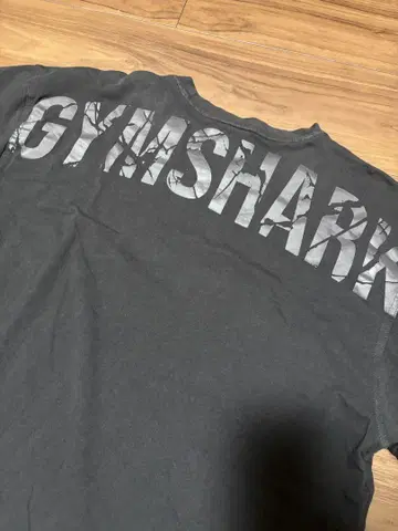 GYMSHARK 블랙 티셔츠 M 사이즈 LYFT CRONOS