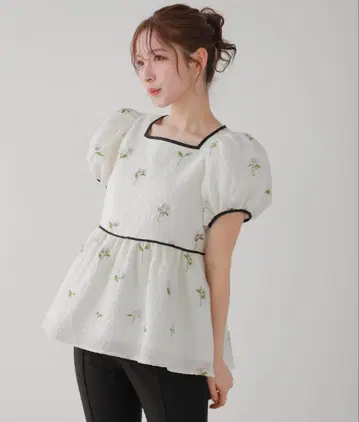 fitmore 파이핑 스퀘어 넥 상의