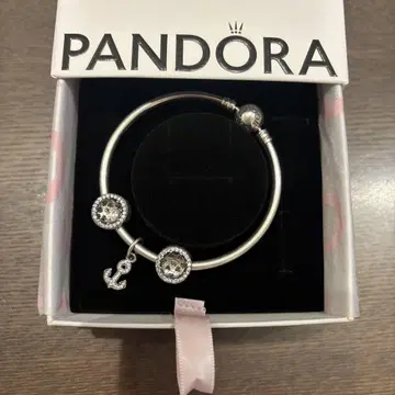 Pandora 참 포함 팔찌