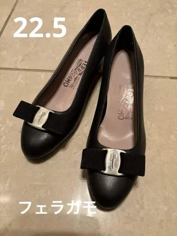 페라가모 블랙 벨라 리본 포함 펌프스 22.5