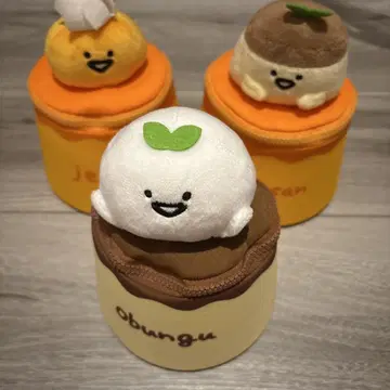 문구와 함께 푸딩과 젤리로 가득 찬 파우치 푸딩 씨 프라이스
