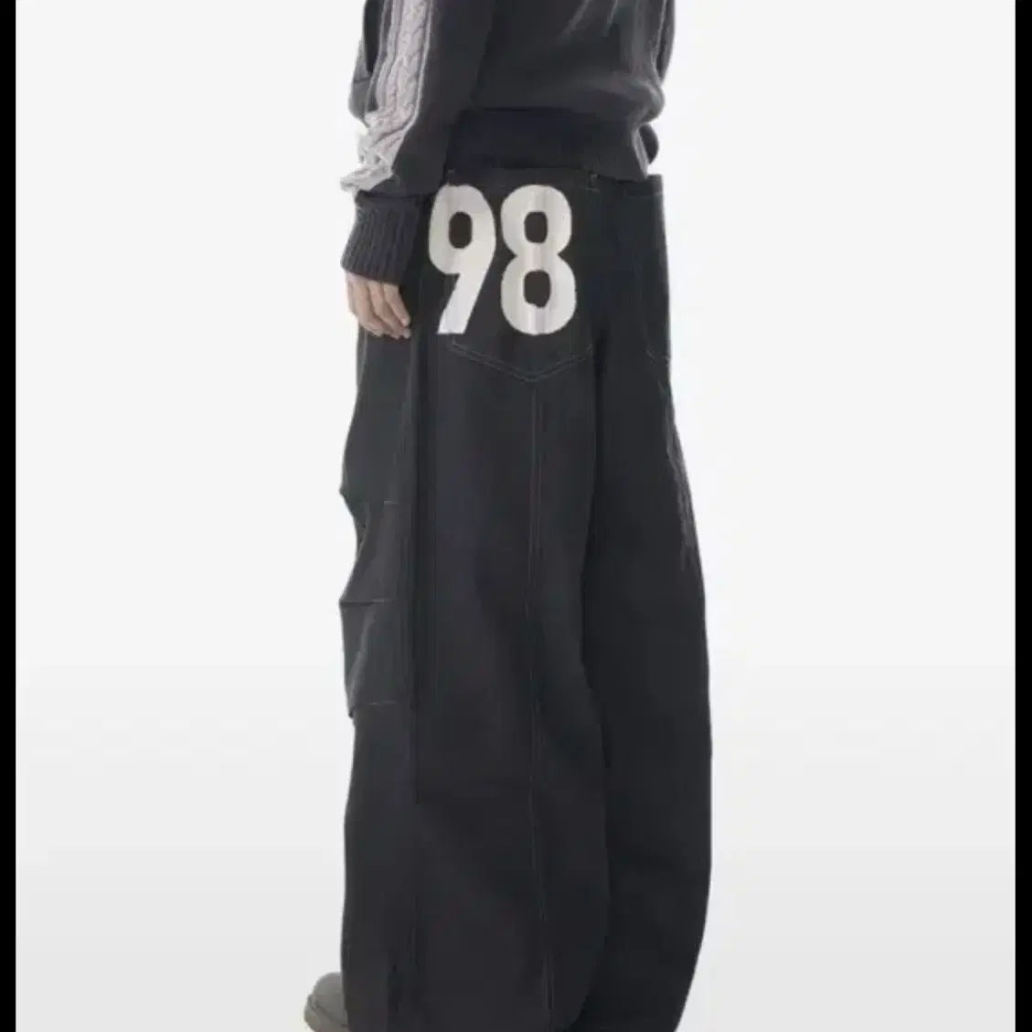 デニム・ジーパン 98 Printed Knee Pintuck Denim Pants Black 98 Printed Knee Pin-tuck Denim Pants (Black) – Wishbucket
