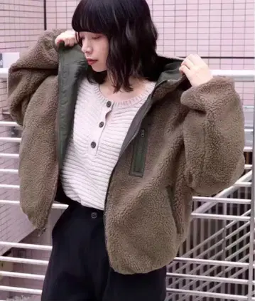 빅 실루엣 보아 블루종 브라운 리버서블 tiptop 후드 부착