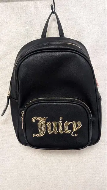 Juicy Couture 스터드 장식 블랙 백팩