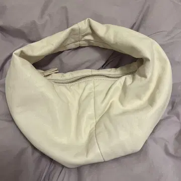 자라 가죽 핸드백