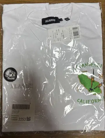 미사용 새상품 XLARGE 캘리포니아 자수 화이트 티셔츠 L 사이즈