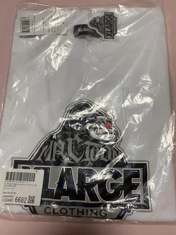 XLARGE 화이트 티셔츠 로고