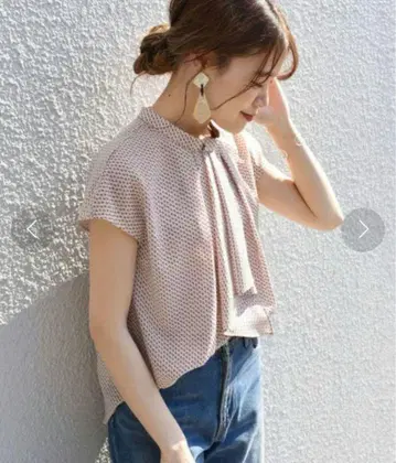 SHIPS 코몬 프린트 숏 슬리브 블라우스 보타이