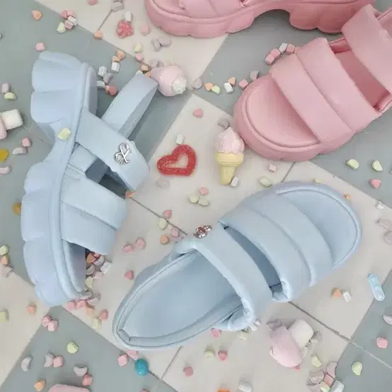 PALE JADE☆Summer Puffy Quilted Sandal Amazon.com | Ash Women's Zeta Puffy Platform Sandal-Stylish