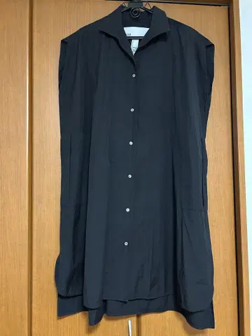 티카 프렌치 슬리브 원피스 블랙