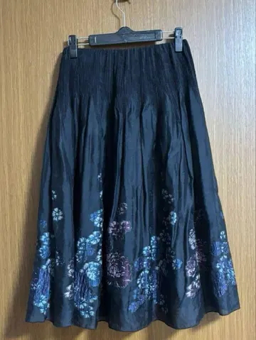 saufukuya 백화점 브랜드 블랙 플레어 스커트 꽃무늬 자수