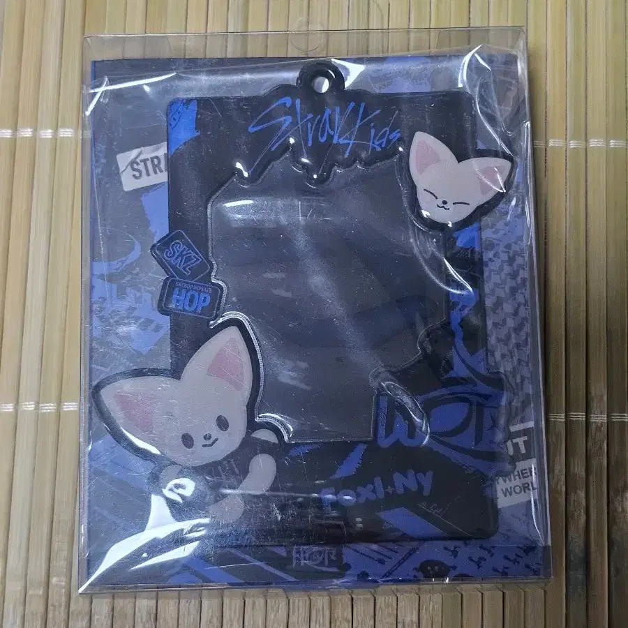 SKIZOO リービット STRAY KIDS | 스트레이키즈 Skiz Zuu FoxI.Ny Poca Holder on
