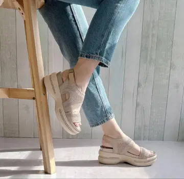 컨디션 최상 누벨 보그 통굽 썸머 니트 샌들 베이지 24.5cm