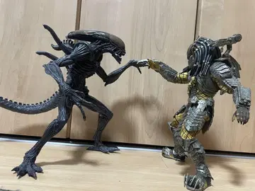 에이리언 vs 프레데터 피규어