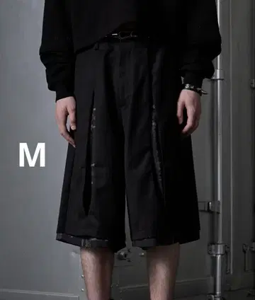 GRANCY 레이어드 디자인 하프 슬랙스