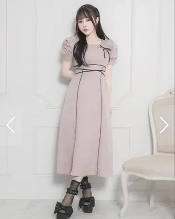 pium 크로스 테이프 컷 아웃 롱 원피스