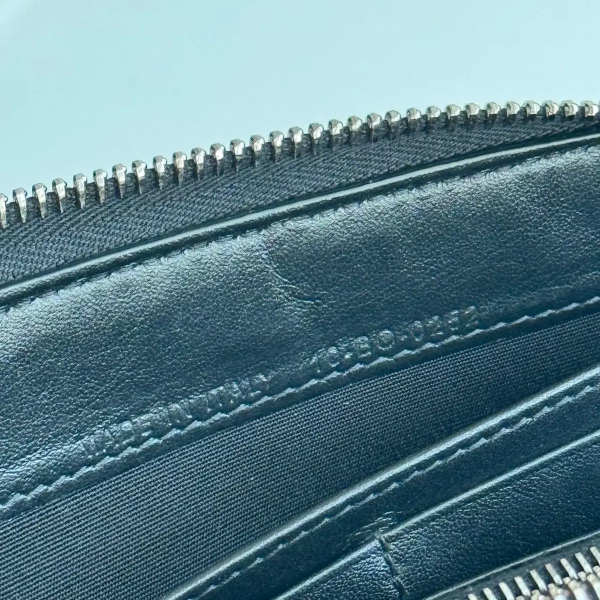 DIOR | 디올 Dior Oblique Jacquard Zippie Long Wallet Beige  #디올,#디올오블리크,#디올지퍼돌이,#디올장지갑,#디올지퍼장지갑 on Bunjang Global Site.