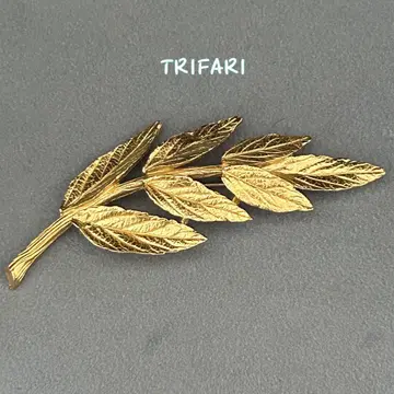 TRIFARI 트리파리 골드 잎 리프 브로치