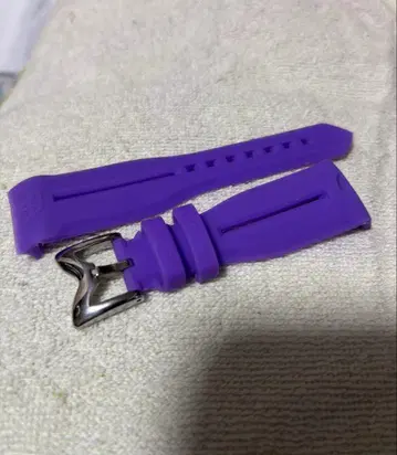 가가 밀라노 고무 벨트 보라색 크로노그래프 48mm 패네핀 포함