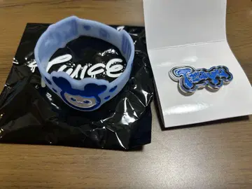 TWICE 쯔위 THIS IS FOR 러버 밴드 핀 배지