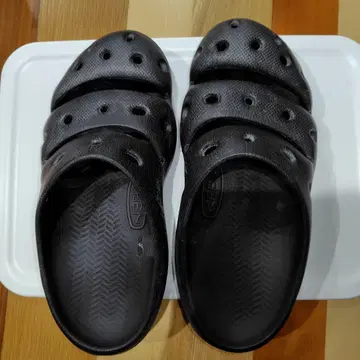 KEEN 블랙 요기 28cm 샌들
