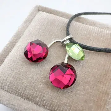 SWAROVSKI 스와로브스키 목걸이 체리 크리스탈