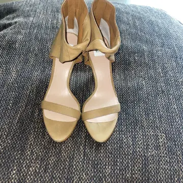 ELIN 베이지 오픈토 하이힐