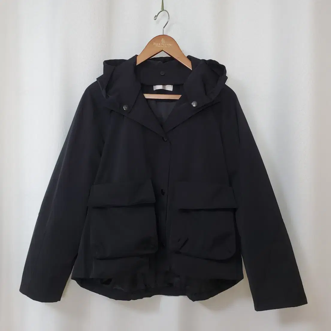 The Coldest Moment Shirring Half Windbreaker on Bunjang