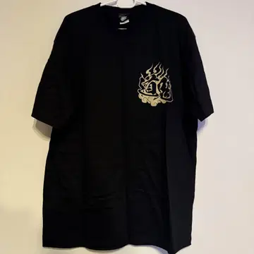DOUKI 티셔츠