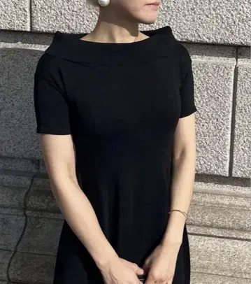 JENNE 젬 숄더 랩 니트 원피스
