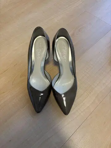 긴자 카네마츠 펌프스 카키 22cm