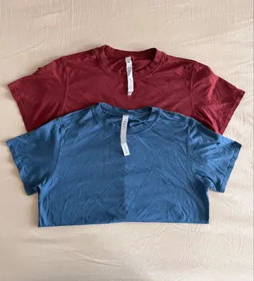 Lululemon 빨강과 파랑 반팔 티셔츠 세트