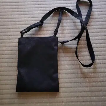 블랙 나일론 스마트폰 숄더백