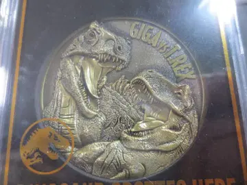 극장 한정판] 쥬라기 월드 메달 (T-rex & 기가노토사우루스) 정품
