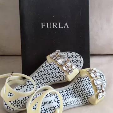 FURLA 비쥬 샌들 비치 샌들 38