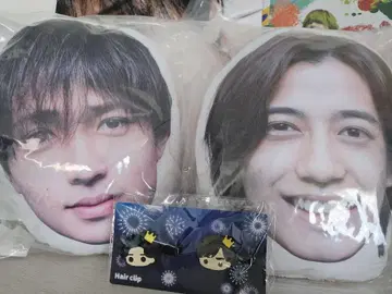 King & Prince 쿠션 2종 세트와 헤어 클립