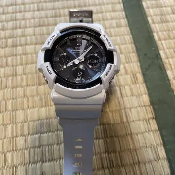 G-SHOCK GA-2100 화이트 전파 터프 솔라