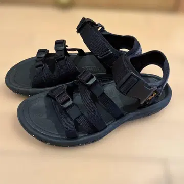 Teva 샌들 블랙