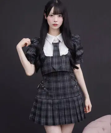 pium 넥타이 스퀘어 프릴 탑 사이드 벨트 플리츠 미니 스커트
