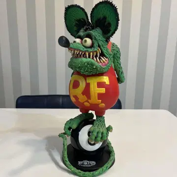 RAT FINK 랫 핀크 8볼 에디션 DUNK 피규어