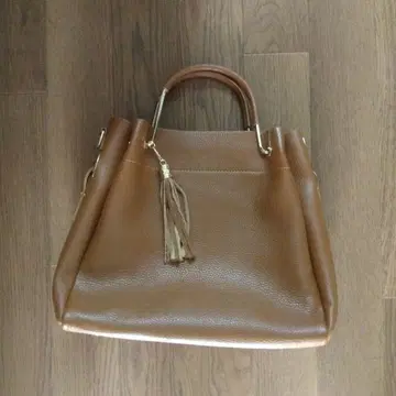 브라운 토트백 태슬 포함