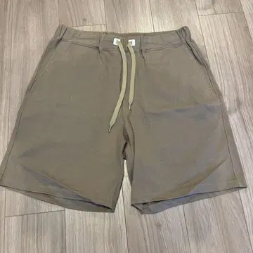 DRESSTERIOR 베이지 숏 팬츠