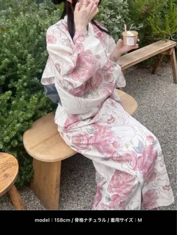 꽃무늬 유카타 M 사이즈 화이트/핑크