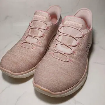 스케쳐스 슬립 인즈 22.5cm 핑크
