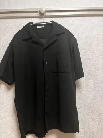 URBAN COLLECTION 블랙 반팔 셔츠 오픈 카라
