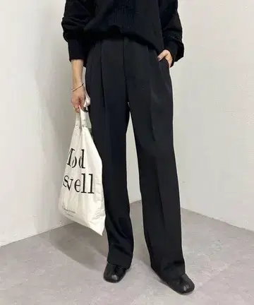 36 블랙 시너리 [SHENERY] 센터 프레스 2턱 팬츠