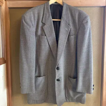 그레이 체크 무늬 정장 자켓